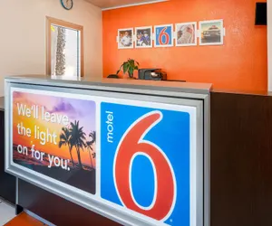 Photo 4 - Motel 6 Santa Barbara, CA - State Street