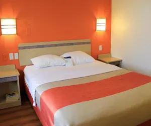 Photo 4 - Motel 6 Enfield, CT - Hartford