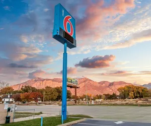 Photo 2 - Motel 6 Ogden, UT- Downtown