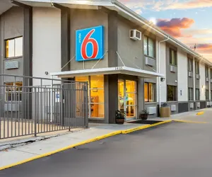 Photo 2 - Motel 6 Ogden, UT- Downtown