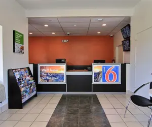 Photo 3 - Motel 6 Austin, TX - Central Downtown UT