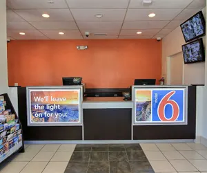 Photo 4 - Motel 6 Austin, TX - Central Downtown UT