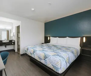 Photo 5 - Motel 6 Westminster, CA - North