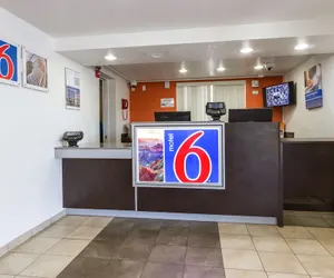 Photo 3 - Motel 6 Tempe, AZ – Phoenix Airport – Priest Dr