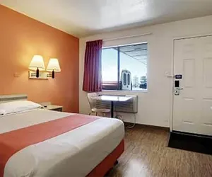 Photo 2 - Super 8 by Wyndham Woods Cross/Salt Lake City North