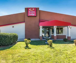 Photo 2 - Econo Lodge