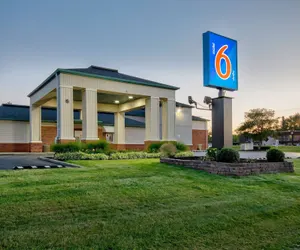 Photo 2 - Motel 6 Georgetown, KY - Lexington North