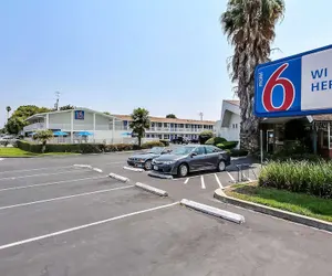 Photo 2 - Motel 6 Sunnyvale, CA - South