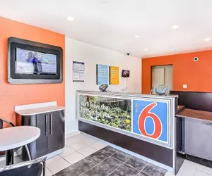 Photo 3 - Motel 6 Sunnyvale, CA - South