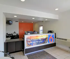 Photo 3 - Motel 6 Old town Scottsdale/Fashion Square