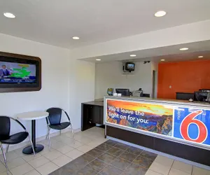 Photo 4 - Motel 6 Old town Scottsdale/Fashion Square