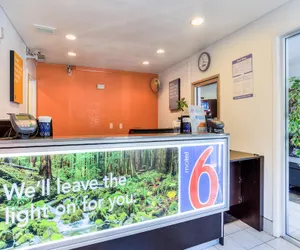Photo 3 - Motel 6 Tigard, OR - Portland South - Lake Oswego
