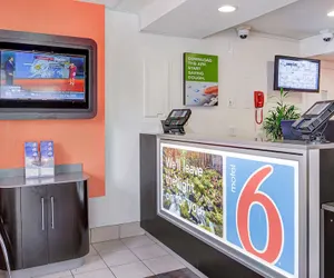 Photo 4 - Motel 6 Portland, OR - Central