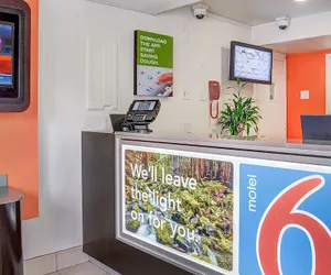 Photo 3 - Motel 6 Portland, OR - Central
