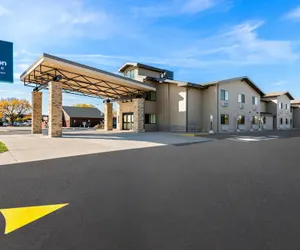 Photo 2 - Clarion Pointe Milwaukee Airport