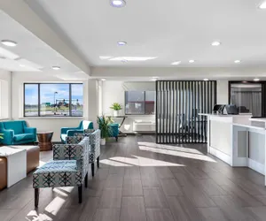 Photo 4 - Clarion Pointe Milwaukee Airport