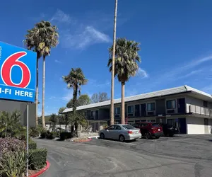 Photo 2 - Motel 6 Simi Valley, CA