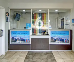 Photo 4 - Motel 6 Longview, TX