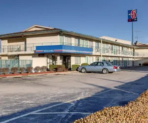 Photo 2 - Motel 6 Owensboro, KY