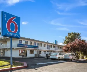 Photo 2 - Motel 6 Winnemucca, NV