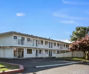 Photo 2 - Park Inn Winnemucca