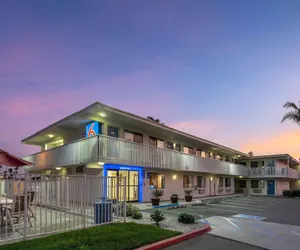 Photo 2 - Motel 6 Ventura, CA - Beach