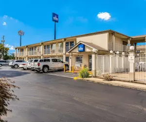 Photo 2 - Americas Best Value Inn Bowling Green