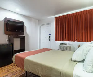 Photo 4 - Motel 6 Riverside, CA - UCR East