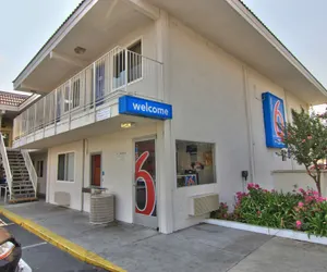 Photo 2 - Motel 6 Sacramento, CA - Old Sacramento North