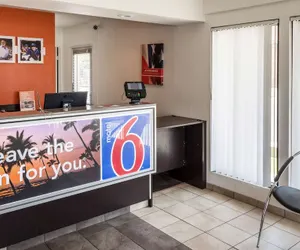 Photo 4 - Motel 6 Bakersfield, CA - Convention Center