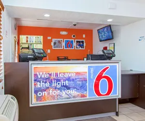 Photo 4 - Motel 6 Phoenix, AZ - Airport - 24th Street