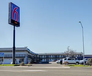 Photo 2 - Motel 6 Eureka, CA – Redwood Coast