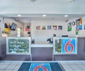 Photo 4 - Motel 6 Salem, OR