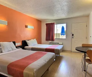 Photo 4 - Motel 6 Austin, TX - North Central