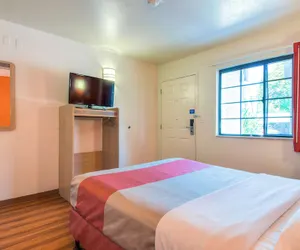 Photo 5 - Motel 6 Pomona, CA - Los Angeles