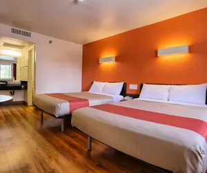 Photo 2 - Super 8 by Wyndham Petaluma