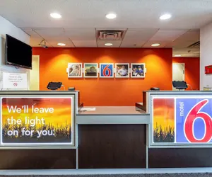 Photo 4 - Motel 6 Caseyville, IL - Caseyville Il