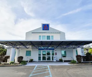 Photo 2 - Motel 6 Tewksbury, MA - Boston