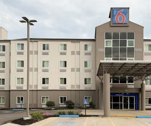 Photo 2 - Motel 6 Portsmouth, NH