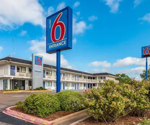 Photo 2 - Motel 6 Bellmead, TX - Waco