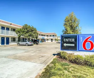 Photo 2 - Motel 6 Redding, CA - North