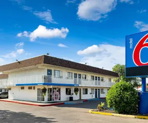 Photo 2 - Motel 6 Kalispell, MT