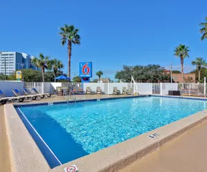Photo 2 - Motel 6 Destin, FL