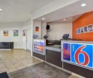Photo 4 - Motel 6 Destin, FL