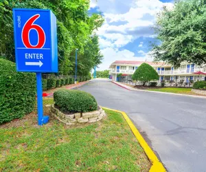 Photo 2 - Motel 6 Huntsville, TX