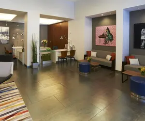 Photo 2 - Kinzie Hotel