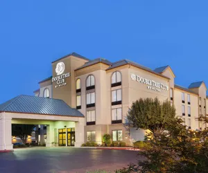 Photo 2 - DoubleTree by Hilton Springdale