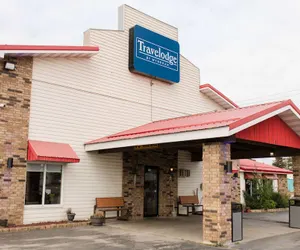 Photo 2 - Travelodge by Wyndham Escanaba