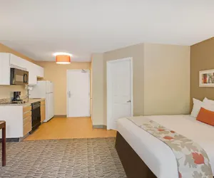 Photo 2 - MainStay Suites Detroit Auburn Hills