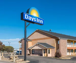 Photo 2 - Days Inn by Wyndham Russell